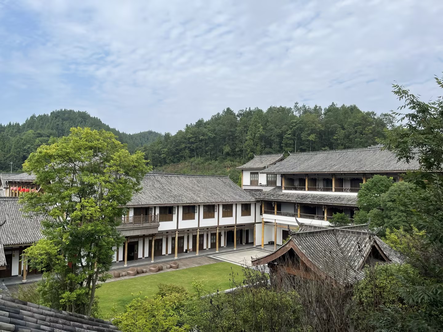 1713176966554859.jpg 2酒店.jpg